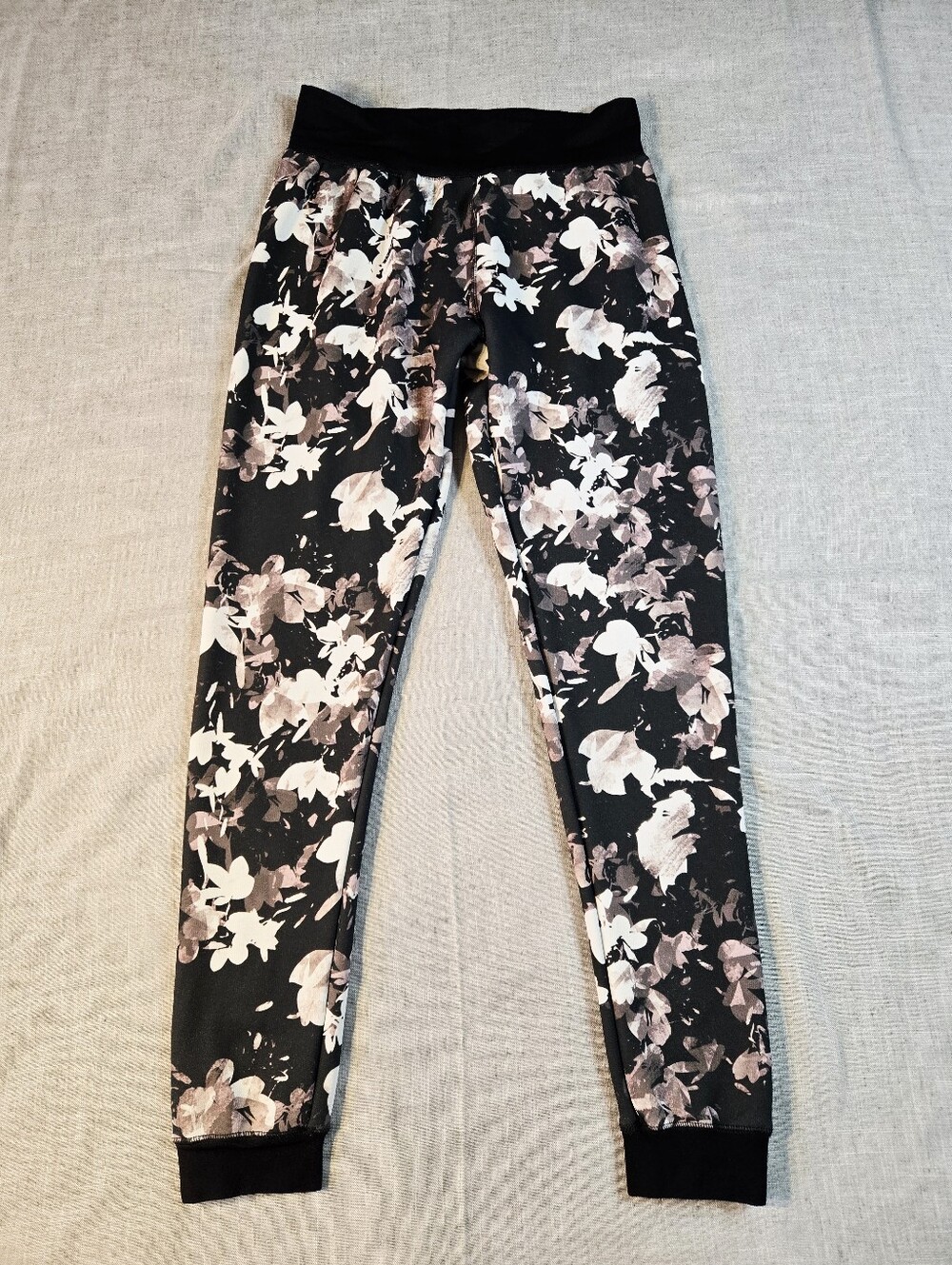 Wander Fleece Lined Joggers Womens Large Floral Black White Pink By Hot Totties